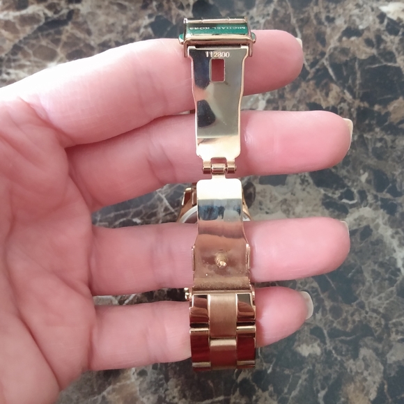 Michael Kors Rose Gold watch - Picture 12 of 13